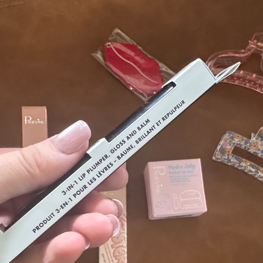 New Makeup & Claw Clip Bundle - Picture 7 of 9